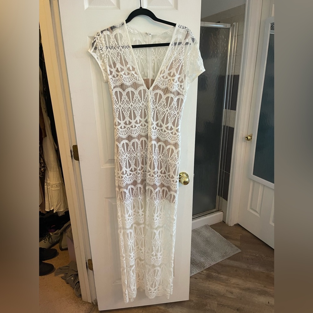 NWT Wayf V-Neck Lace Dress - Picture 2 of 6